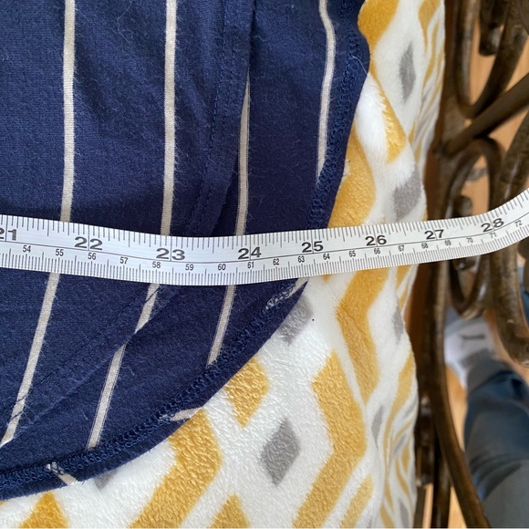 Chaser. Blue and white striped red with open back. - Picture 6 of 7